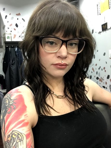 Sadie Morgan exklusive akt archiv