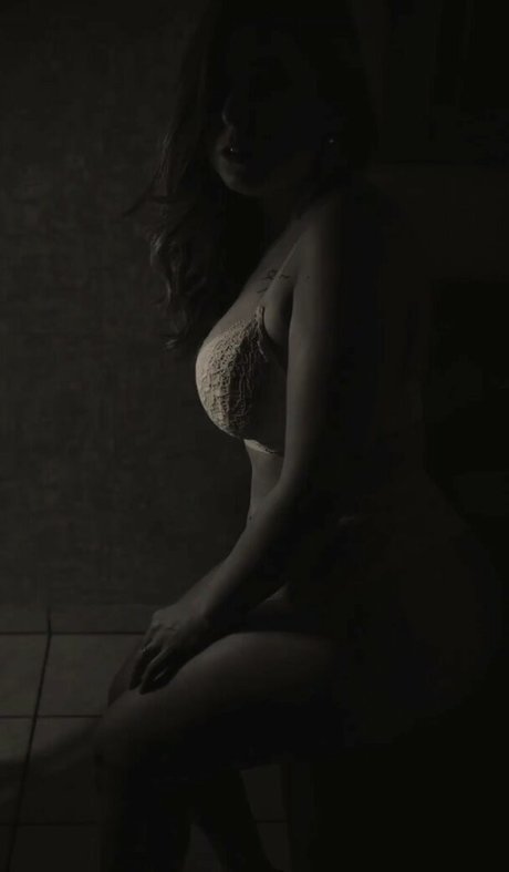 Nanda Lima freie nackten foto