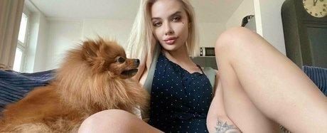 alexis xxxx model akt fotos