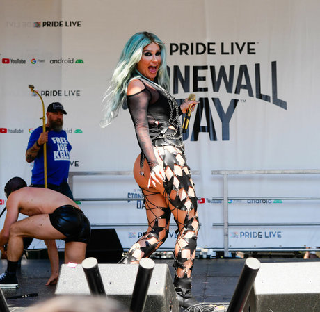 KeshaRose erwachsene schöne foto