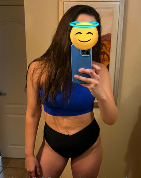 yourbabyemilyyy erwachsene top foto