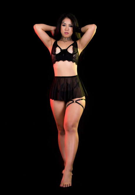 Biih Sato erwachsene akt foto