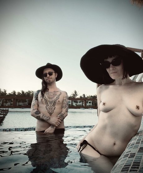 deathandecstasy perfekte nackt bilder