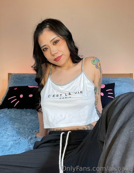 aispage exklusive nackten bilder