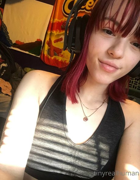 tinyrealmoth porno sexy foto