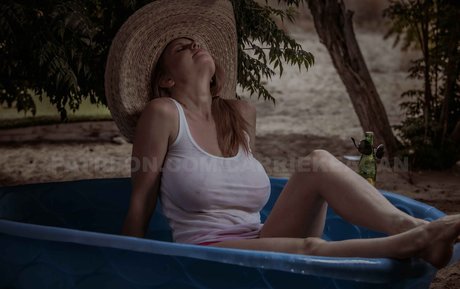 Carrie Keagan hd erwachsene fotos