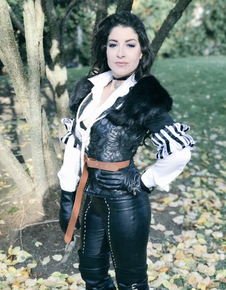 Rebecca Ford schauspielerin kunst bilder