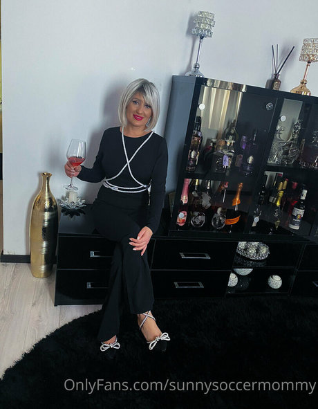 sunnysoccermommy nackt kunst fotos