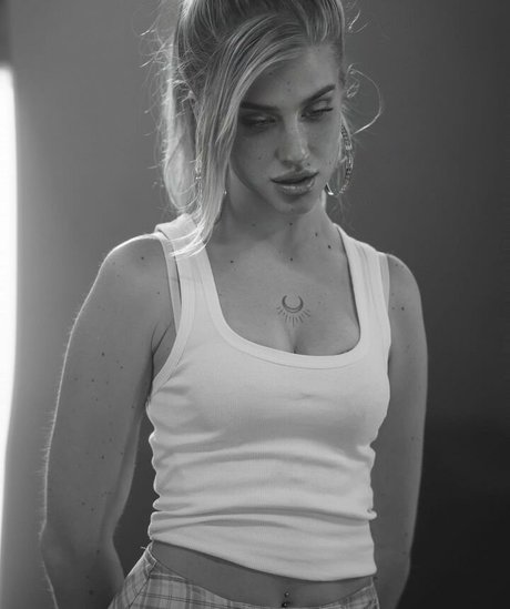 Samantha OT nackt schöne foto