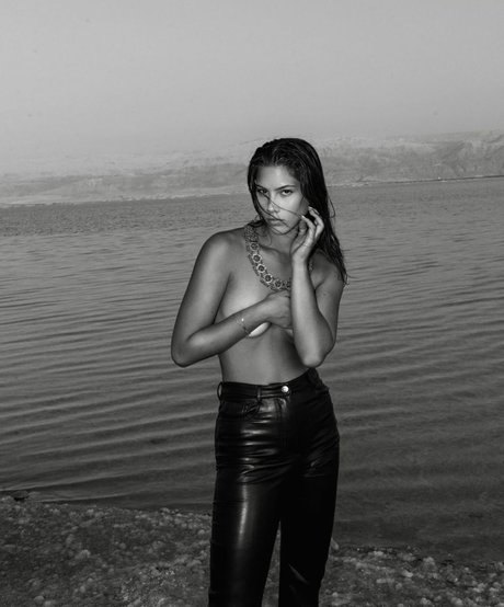 Yeela Frumkin kunst sexy bilder