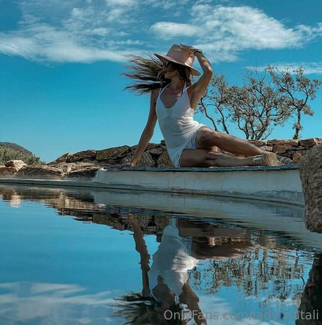 lady natali hd akt bild