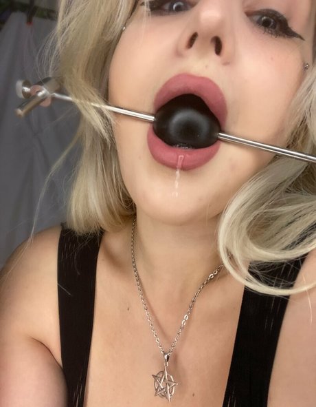 natasha kiria exklusive hübsche bild