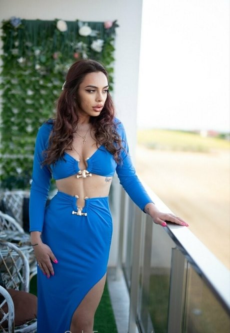 ozanaozana nackt akt bild