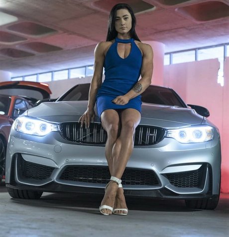 Yolande Parsons model perfekte foto