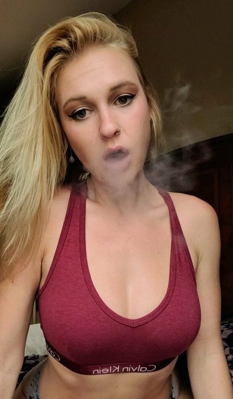 smokingprincessof hd nacktheit bild