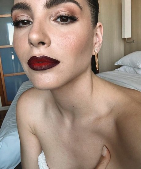 Andrea Duro erotische galerie