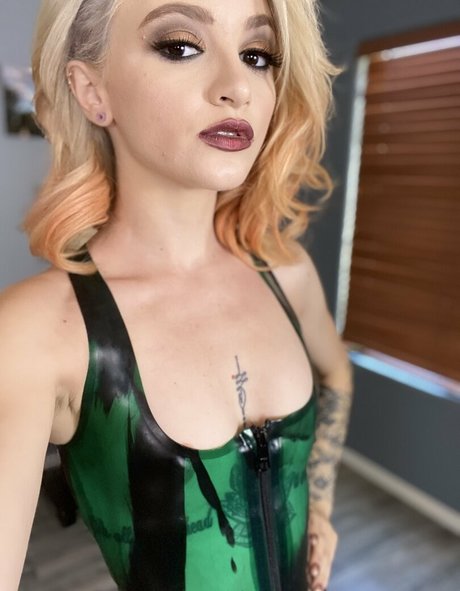 Lola Fae kunst schöne bild