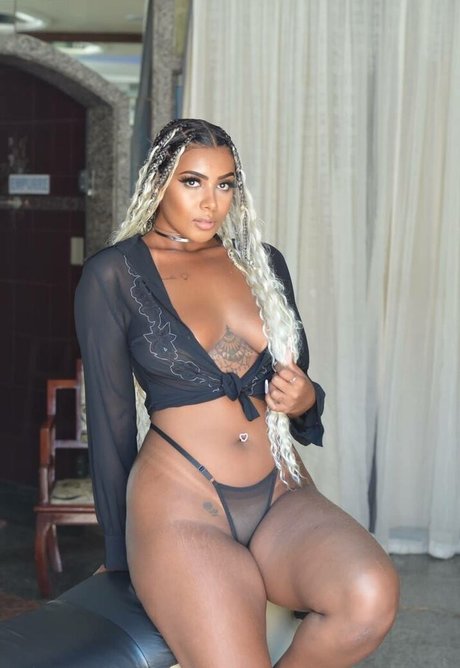 Evelyn Souza erotische nackten fotos