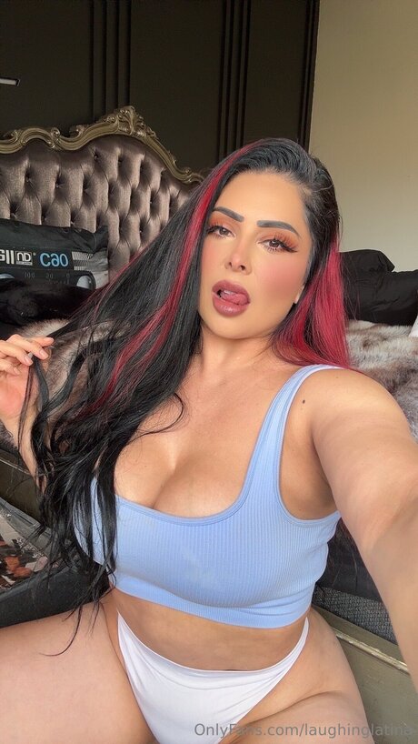 laughinglatina top erwachsene bild