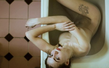 Irina Adelina perfekte nackte foto