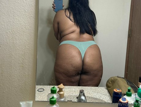 lizzie222 model nacktheit galerie