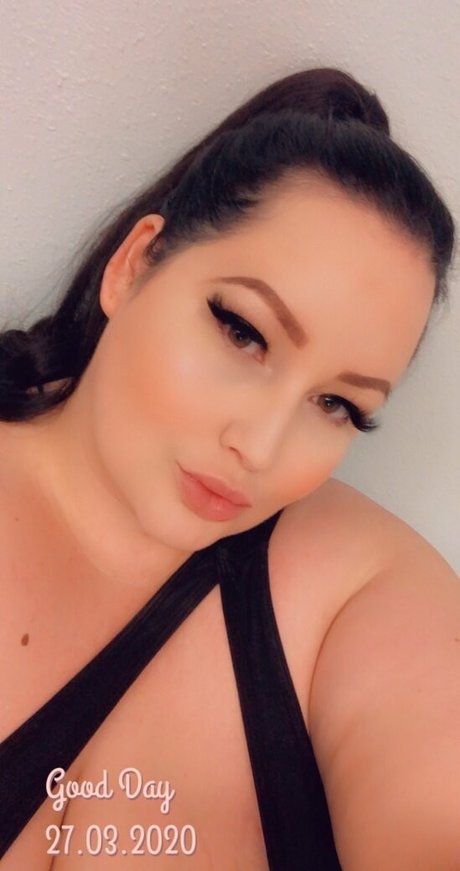 fateliza perfekte nackte galerie