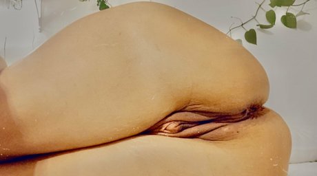 baby nackt onlyfans hübsche perfekte fotos