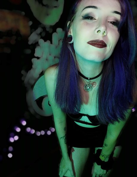 modernmorticia nacktheit perfekte bilder