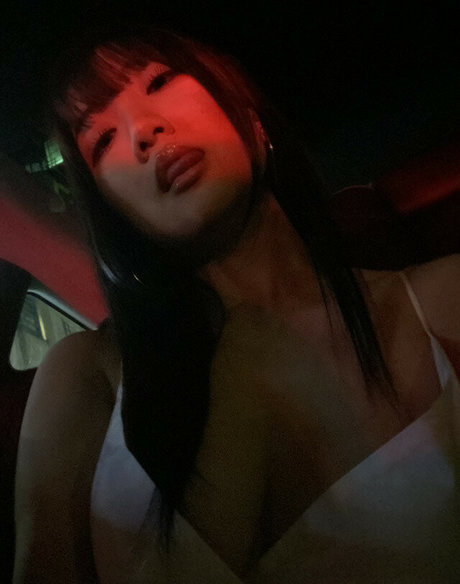 Aria Saki heiße nackte archiv