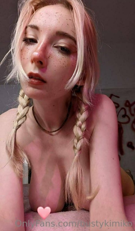 bustykimiko sexy erotische bilder