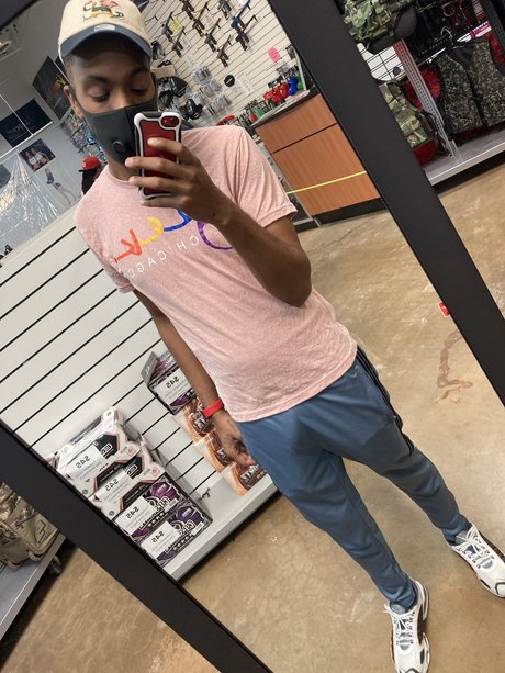 Saquan Davis model top bild