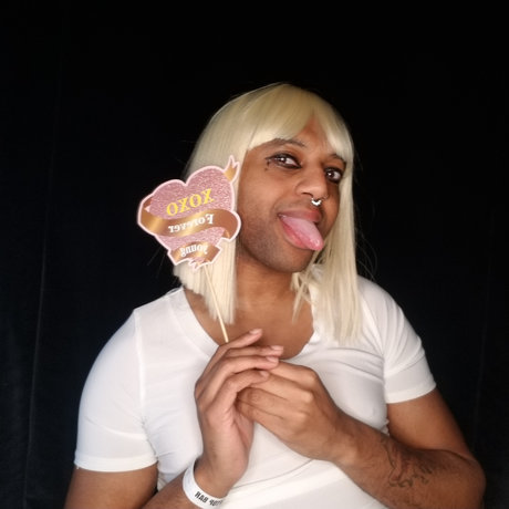 Tsunamiilious Zaddy erwachsene nackt bilder