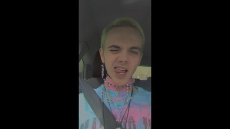 Your Queen Addi erotische heiße bilder