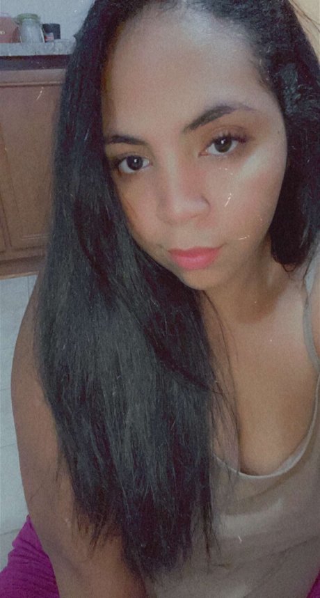 Shy Naughty Girl_ freie nette bilder