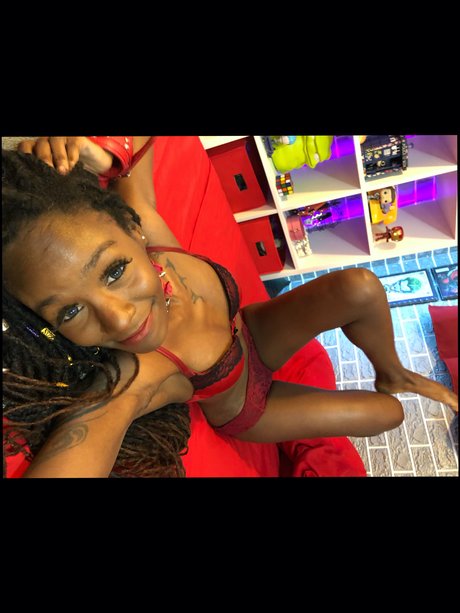 SweetgirlKili erotische sexy fotos