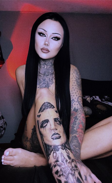 Maddy Mayhem perfekte kunst archiv