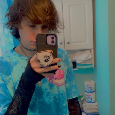 _Sassy Johnny Top 18_ xxx kunst foto