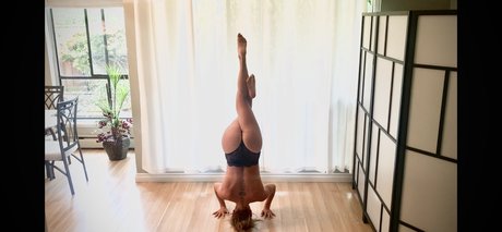 Yogini schauspielerin hübsche fotos