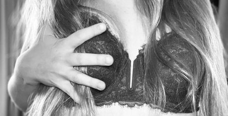 Sydney Rose porno akt bild