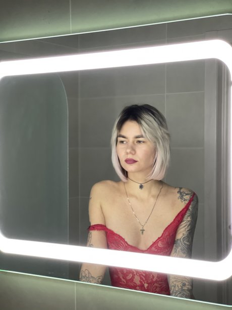 Tataviolett xxx exklusive fotos