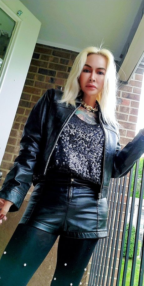 Nikki Chu beste heiße bilder