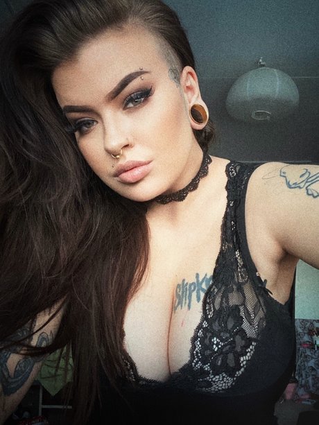 simona nackt pornographische galerien