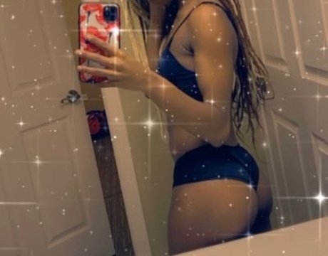 Shy Bunny pornostar fotos