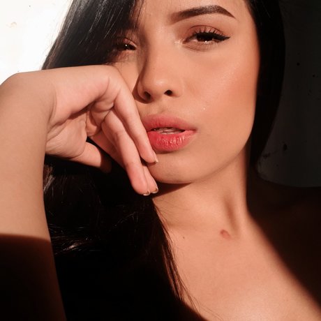 Karen Mora model nackt bilder