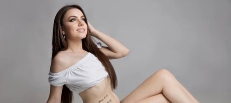 Nadia L sexy nacktheit bild