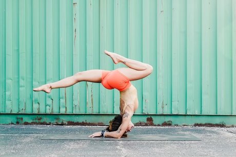 Yoga with Lynz beste kostenlose fotos