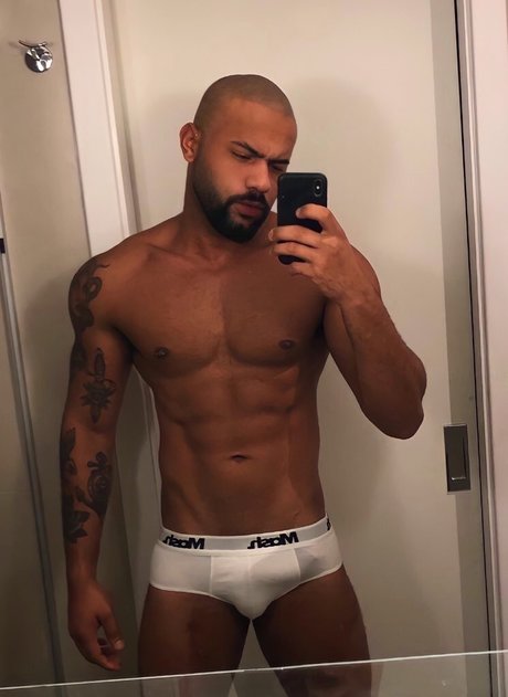 Malvad o model nacktheit bild