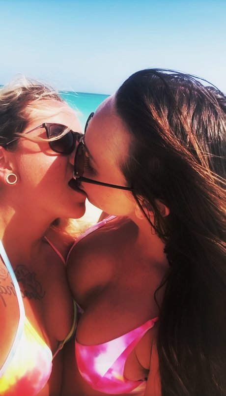 Gizzy amp amp Gabby model pornographische galerien