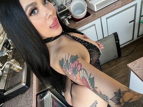 Lindsey Nicolas erotische top foto