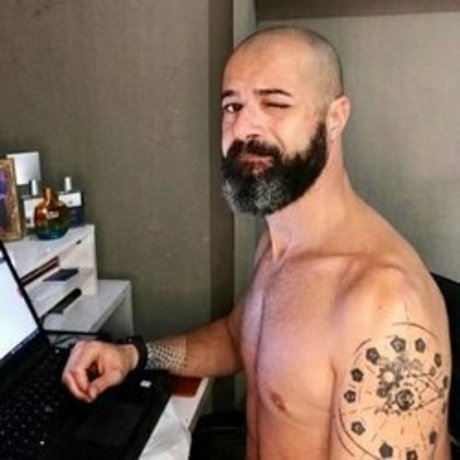 Everton Luis heiße sexy bild